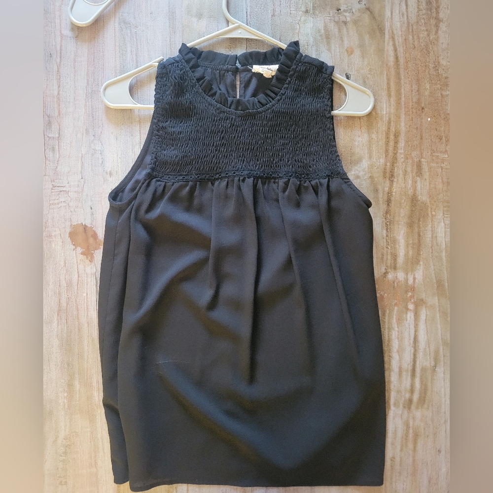 Chic Black Sleeveless Blouse